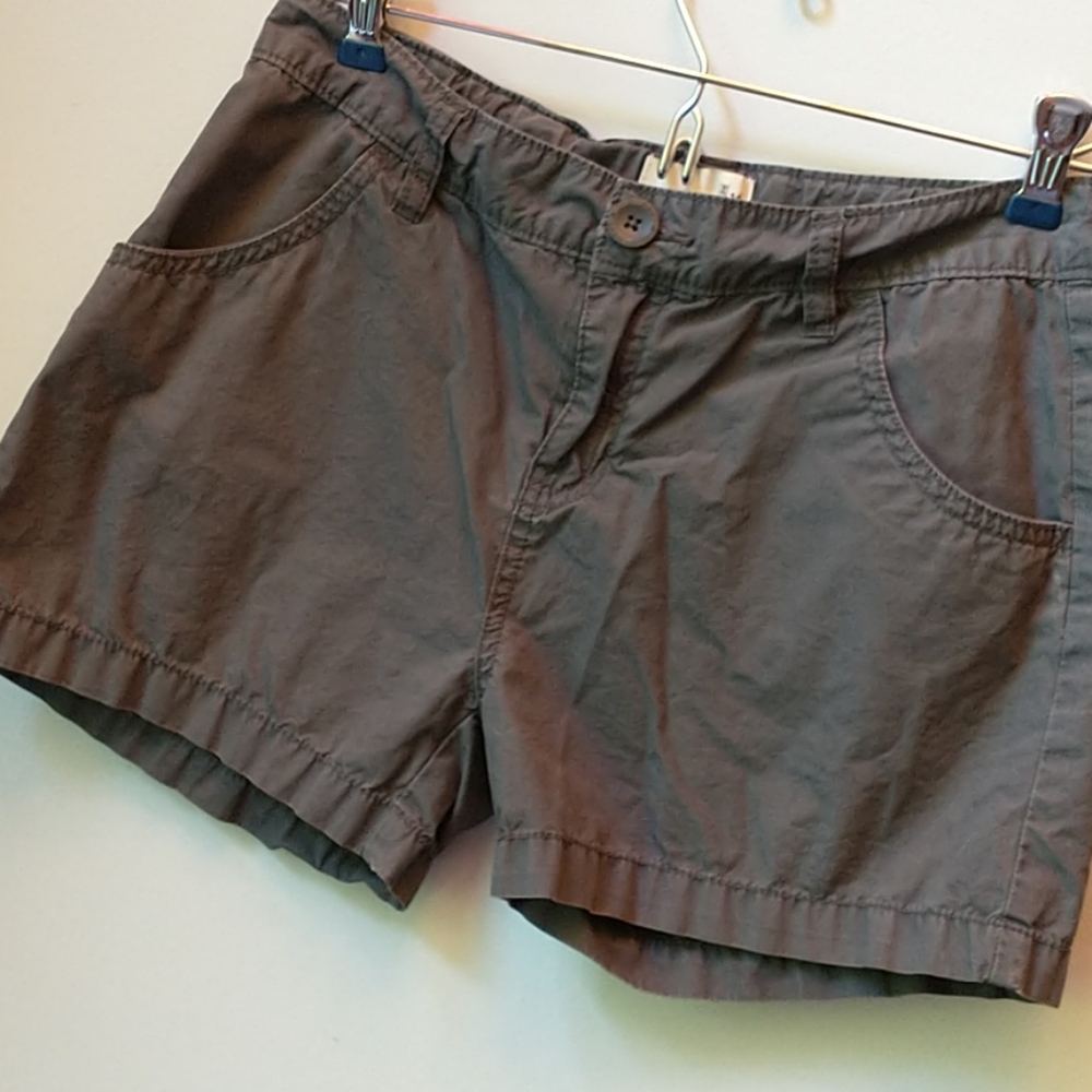 👑3/$15👑  Old Navy Grey Shorts - Girls 16
